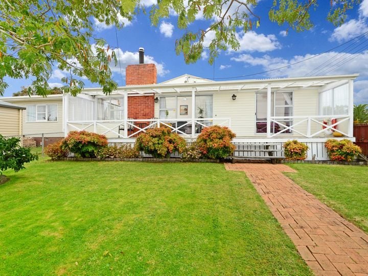 26 Sunnyhaven Avenue, Beach Haven, Auckland - Carousel 1