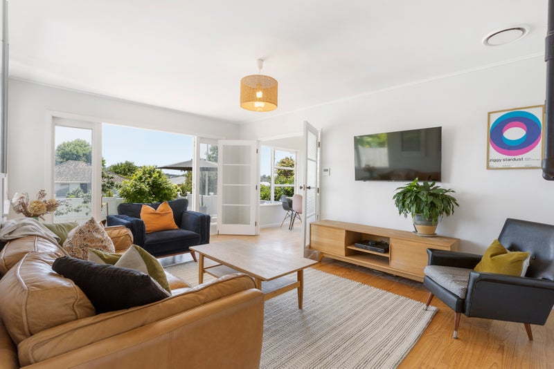 55 FAIRCLOUGH RD, Beach Haven, Auckland - Carousel 2