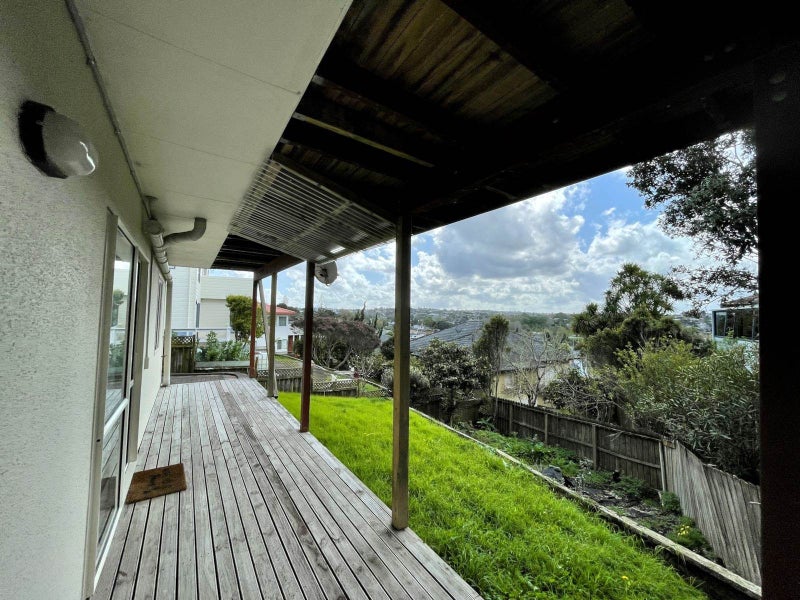 9 McFetridge Place, Hillcrest, Auckland - Carousel 1