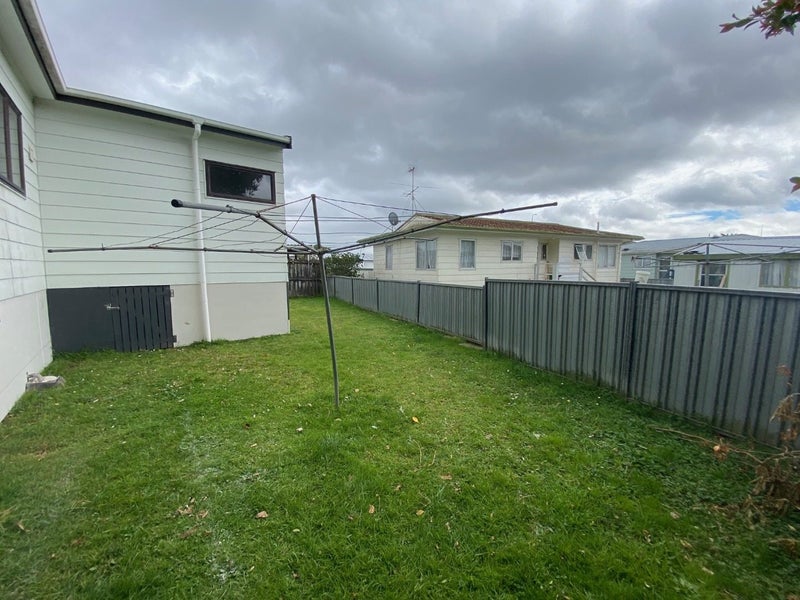 1 Dunstan Place, Otara, Auckland - Carousel 2