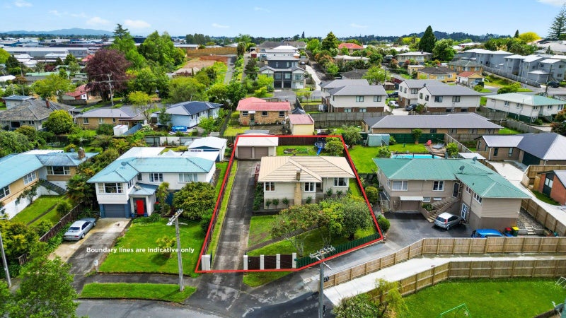 7 Matthews Crescent, Melville, Hamilton - Carousel 2