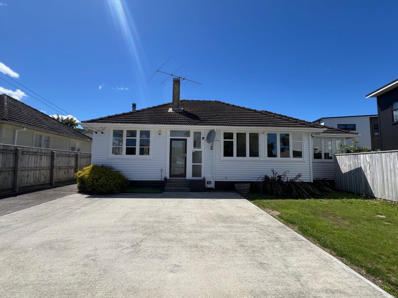 340 Oxford Terrace, Avalon, Lower Hutt - Carousel 1