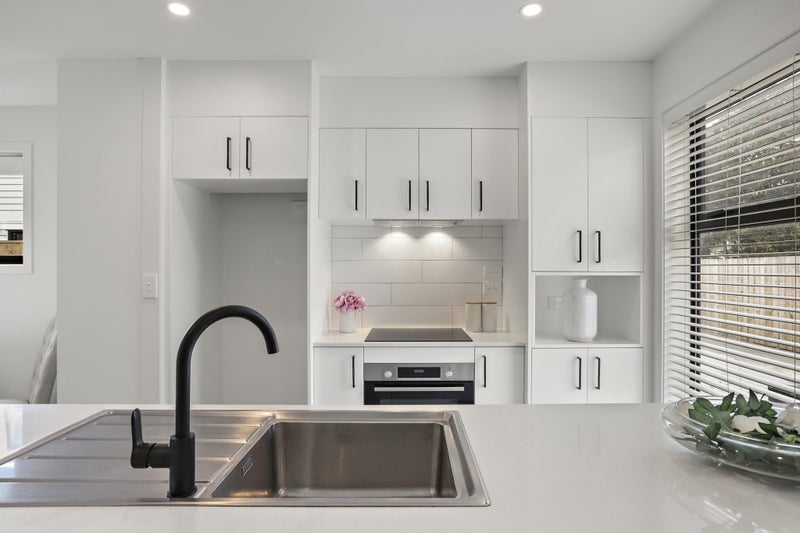 2 Whakahui Lane, Mangere Bridge, Auckland - Carousel 2