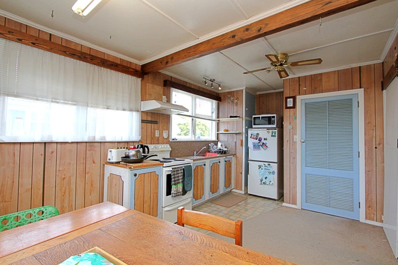 5 Mclaren Crescent, Onekawa, Napier - Carousel 2