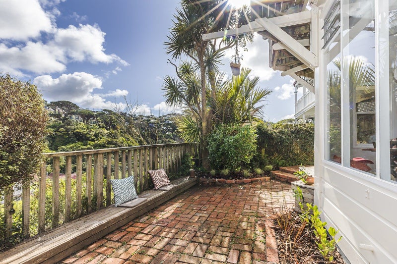 29B North Terrace, Kelburn, Wellington - Carousel 1