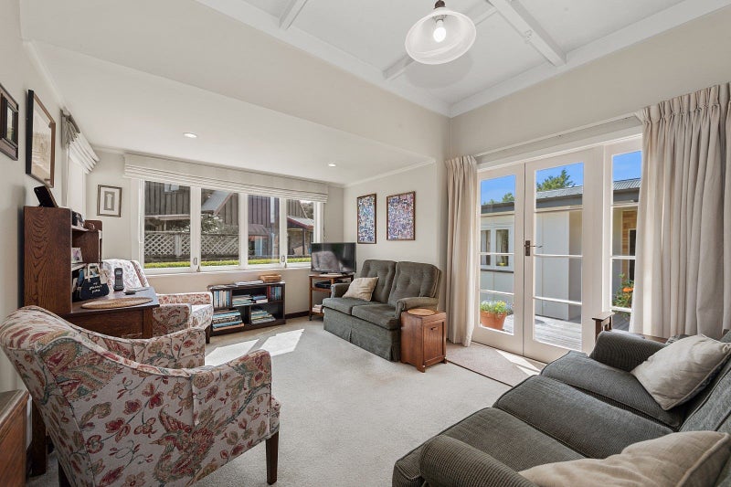 31 Casey Avenue, Fairfield, Hamilton - Carousel 2