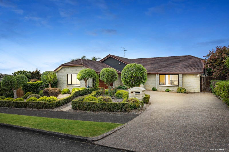 54 Oliver Road, Eastern Beach, Auckland - Carousel 1