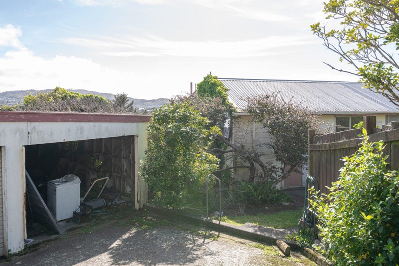 29A Chetwode Grove, Newlands, Wellington - Carousel 2