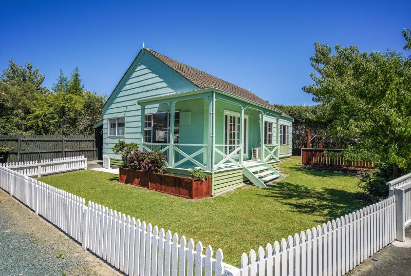 2/14 Emano Street, Toi Toi, Nelson - Carousel 2