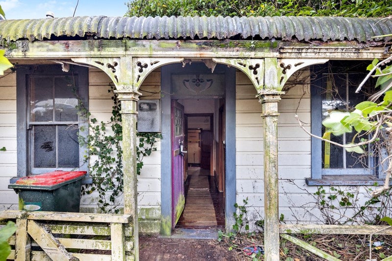 42 Hanover Street, Wadestown, Wellington - Carousel 2