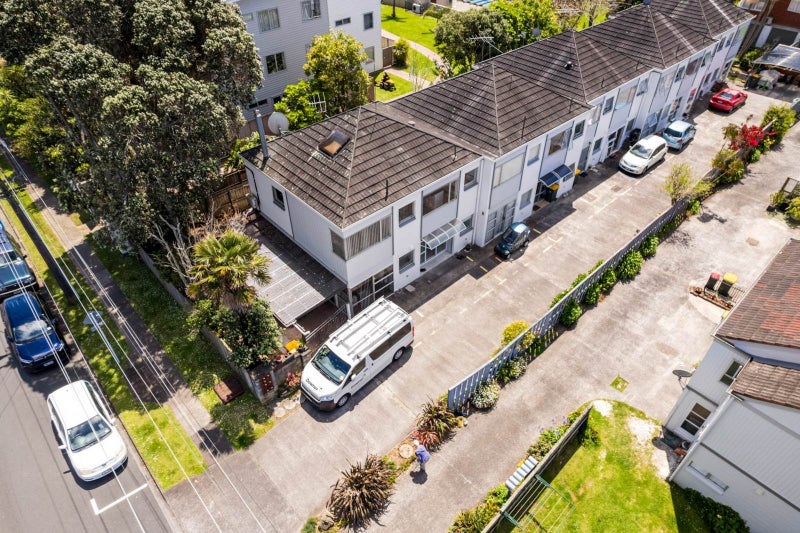 2/25 Inverness Road, Browns Bay, Auckland - Carousel 20