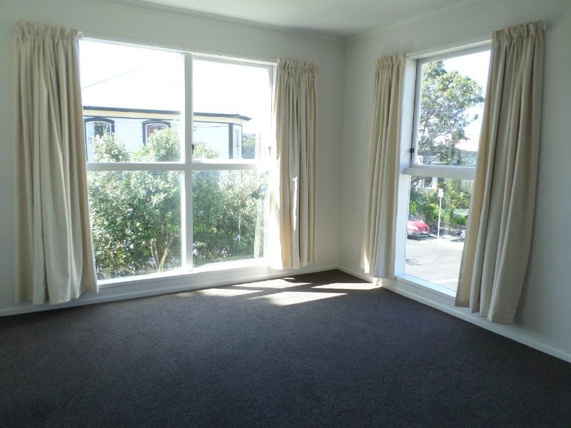 136 Tasman Street, Mount Cook, Wellington - Carousel 2