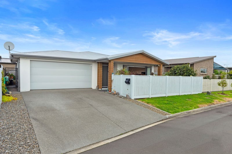 5 Eden Crescent, Brookfield, Tauranga - Carousel 2