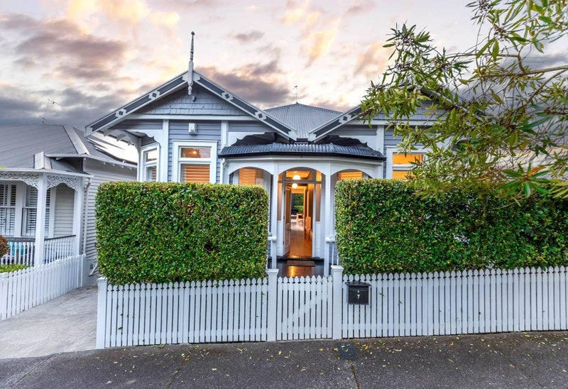 7 Islington Street, Ponsonby, Auckland - Carousel 1