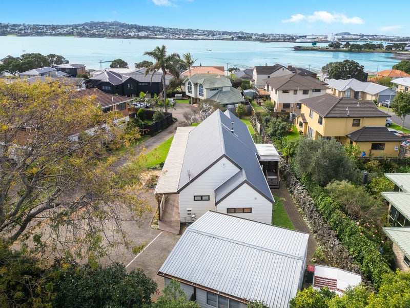 12 Nadine Place, Mangere Bridge, Auckland - Carousel 2