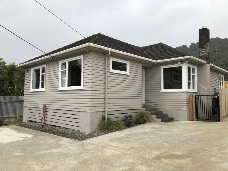 217 Wellington Road, Wainuiomata, Lower Hutt - Carousel 1