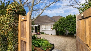 11 Brighton Terrace, Mairangi Bay, Auckland - Carousel 1