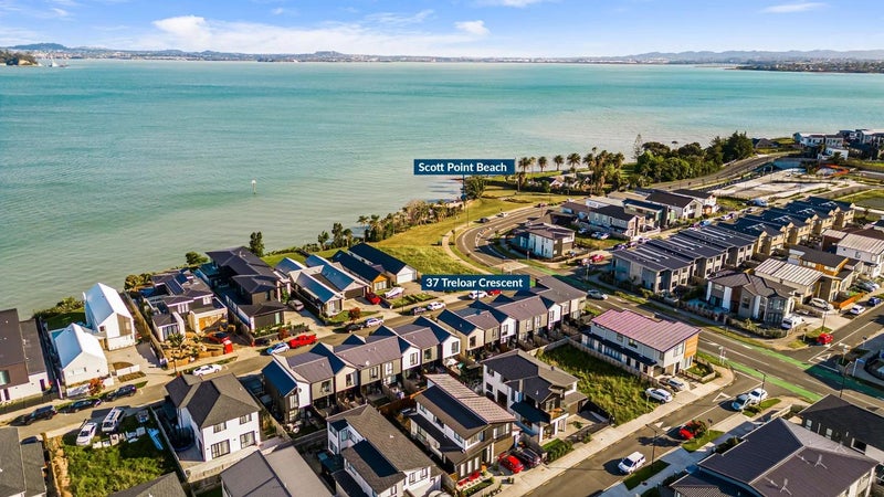 37 Treloar Crescent, Hobsonville, Auckland - Carousel 2