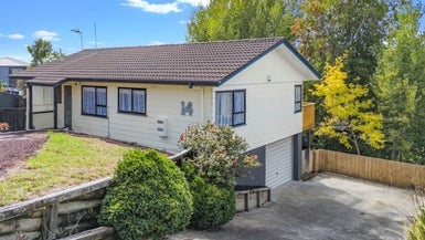 14 Landsdale Place, Massey, Auckland - Carousel 1