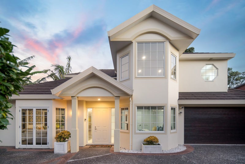 9A Raurenga Avenue, Royal Oak, Auckland - Carousel 1