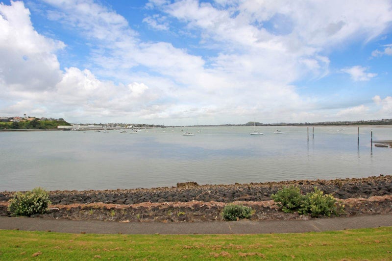 10 Whitcombe Road, Bucklands Beach, Auckland - Carousel 20
