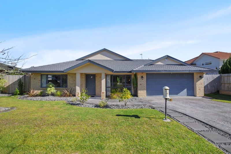 18 Brittany Drive, Henderson, Auckland - Carousel 1