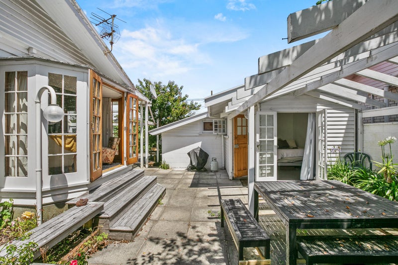 12 Mangorei Road, Strandon, New Plymouth - Carousel 1