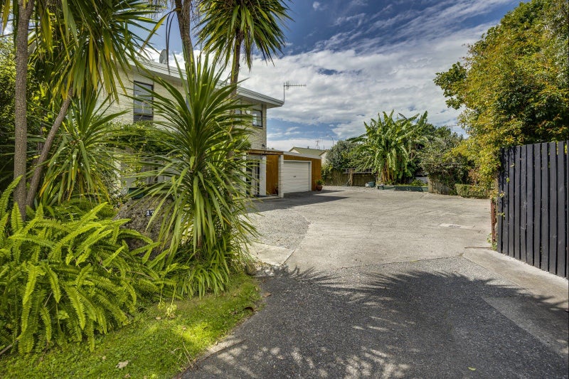 17 Leeds Place, Tamatea, Napier - Carousel 21