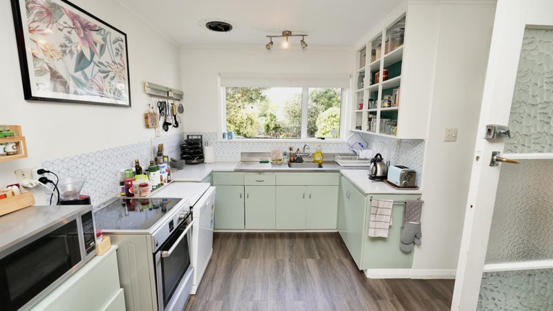 8 Frederick Street, Terrace End, Palmerston North - Carousel 2