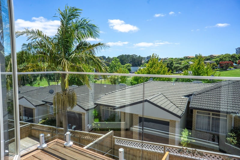 6/14 Fields Parade, Oteha, Auckland - Carousel 13