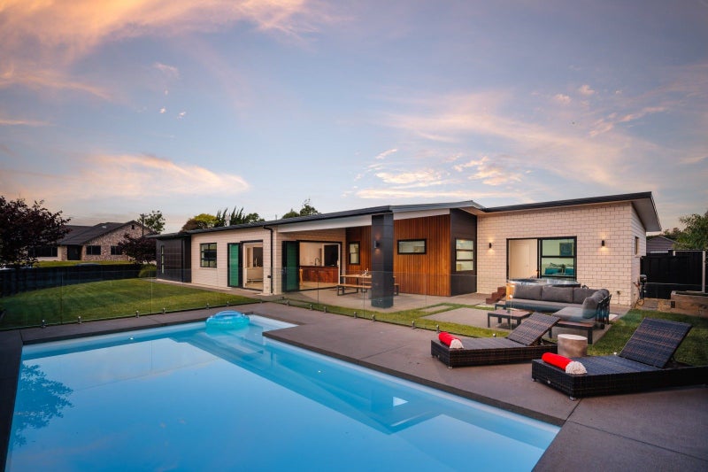 13 Glaisdale Crescent, Flagstaff, Hamilton - Carousel 2