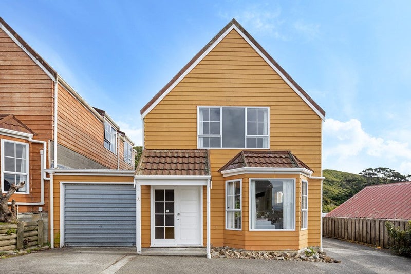 63A Nalanda Crescent, Broadmeadows, Wellington - Carousel 1