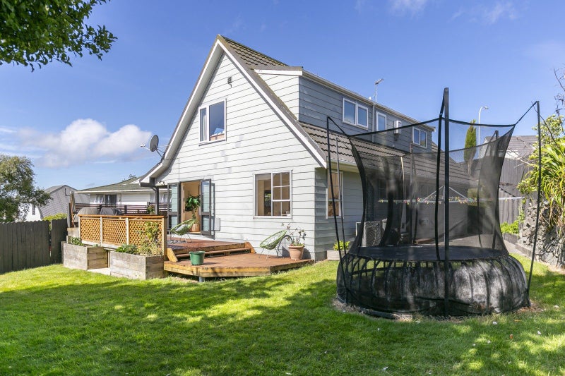 6 Cambrian Street, Churton Park, Wellington - Carousel 2