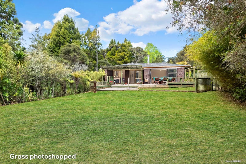 12 Napuka Road, Henderson Valley, Auckland - Carousel 1