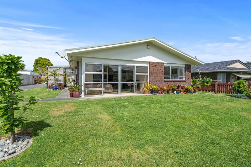 8 Cypress Gardens Place, Onerahi, Whangarei - Carousel 2