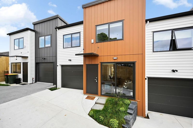 12C Massine Place, Randwick Park, Auckland - Carousel 1