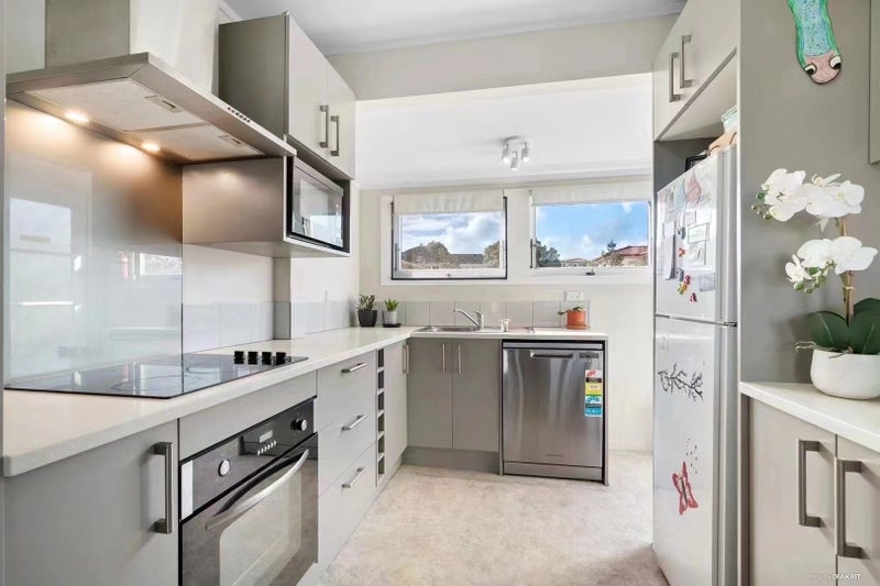 2/1A BECROFT Drive, Forrest Hill, Auckland - Carousel 2