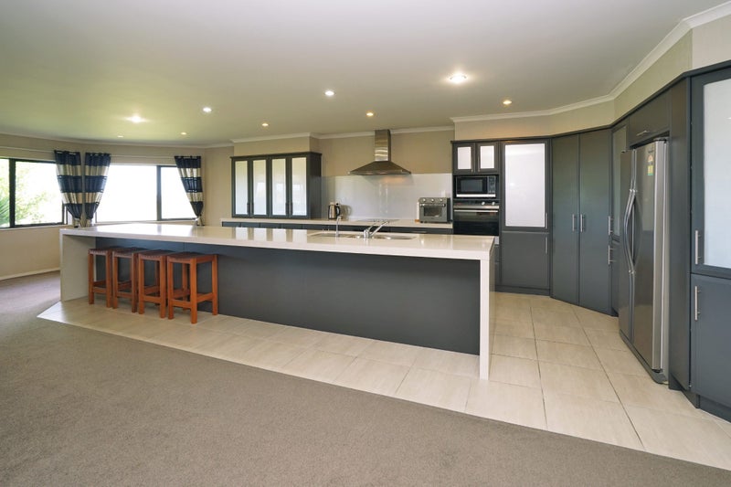 127 Wallace Road, Temple View, Hamilton - Carousel 2