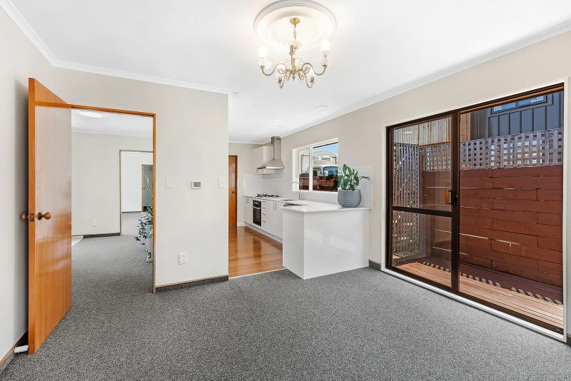 10 Stone Street, Miramar, Wellington - Carousel 19