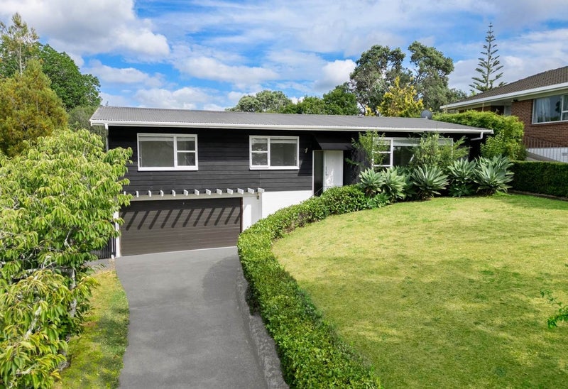 46 Woodstock Road, Forrest Hill, Auckland - Carousel 1