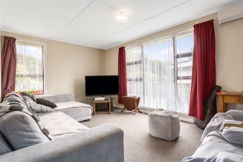 5 Whanga Crescent, Titahi Bay, Porirua - Carousel 2