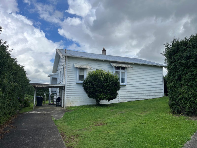 21 Hayr Road, Three Kings, Auckland - Carousel 1