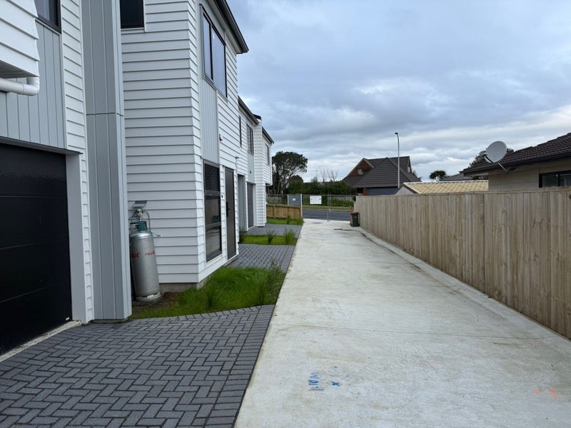 163 Bradbury Road, Botany Downs, Auckland - Carousel 2