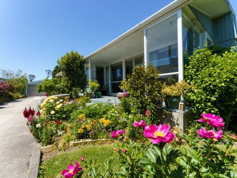 17 Oriana Crescent, Hornby, Christchurch - Carousel 1