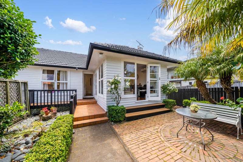 1/12 Bay Road, St Heliers, Auckland - Carousel 1