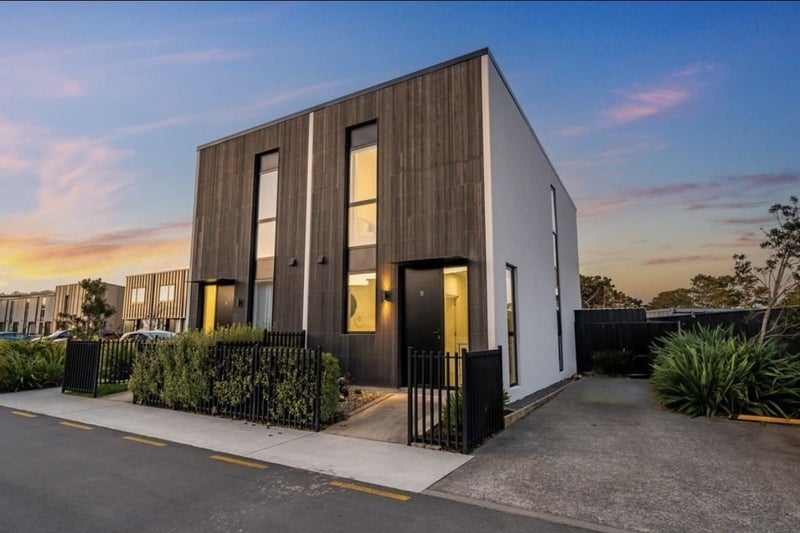 53 Te Ara O Paetutu, Petone, Lower Hutt - Carousel 1