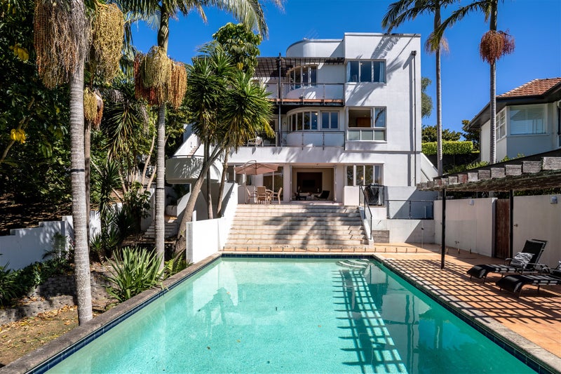 1 Marine Parade, Herne Bay, Auckland - Carousel 1