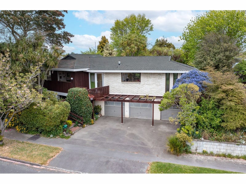 4 Hillcrest Place, Avonhead, Christchurch - Carousel 1