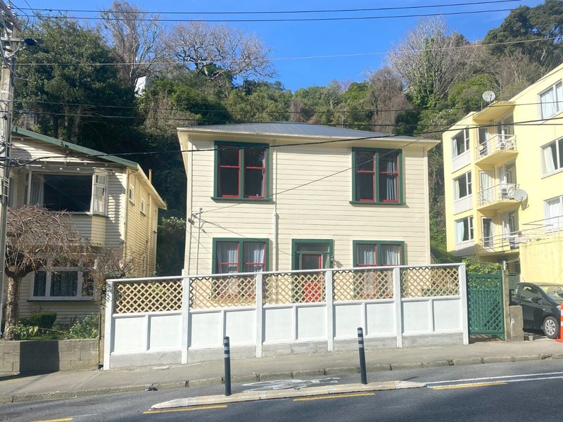 129 Glenmore Street, Kelburn, Wellington - Carousel 1