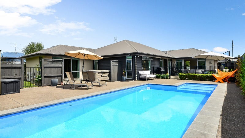 5 Camberley Way, Huntington, Hamilton - Carousel 1